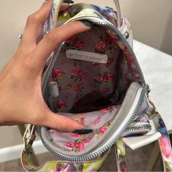 🔥Betsy Johnson Colorful Dog Face Mini Backpack Like New🔥 - Picture 4 of 4